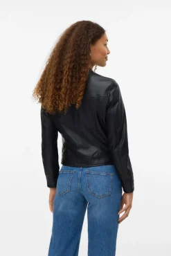 Cazadora efecto piel