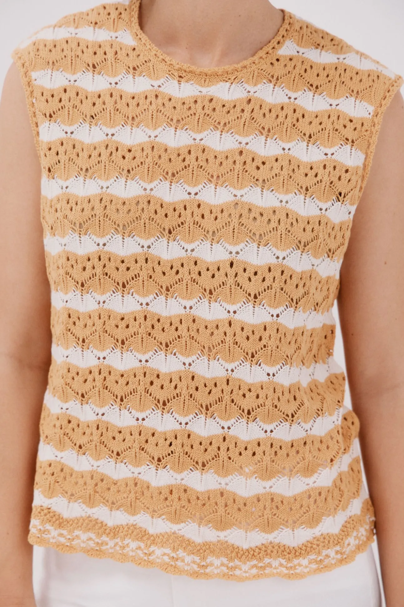 Chaleco calado bicolor