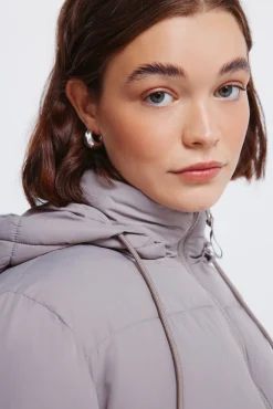 Chaqueta acolchada capucha poliéster reciclado