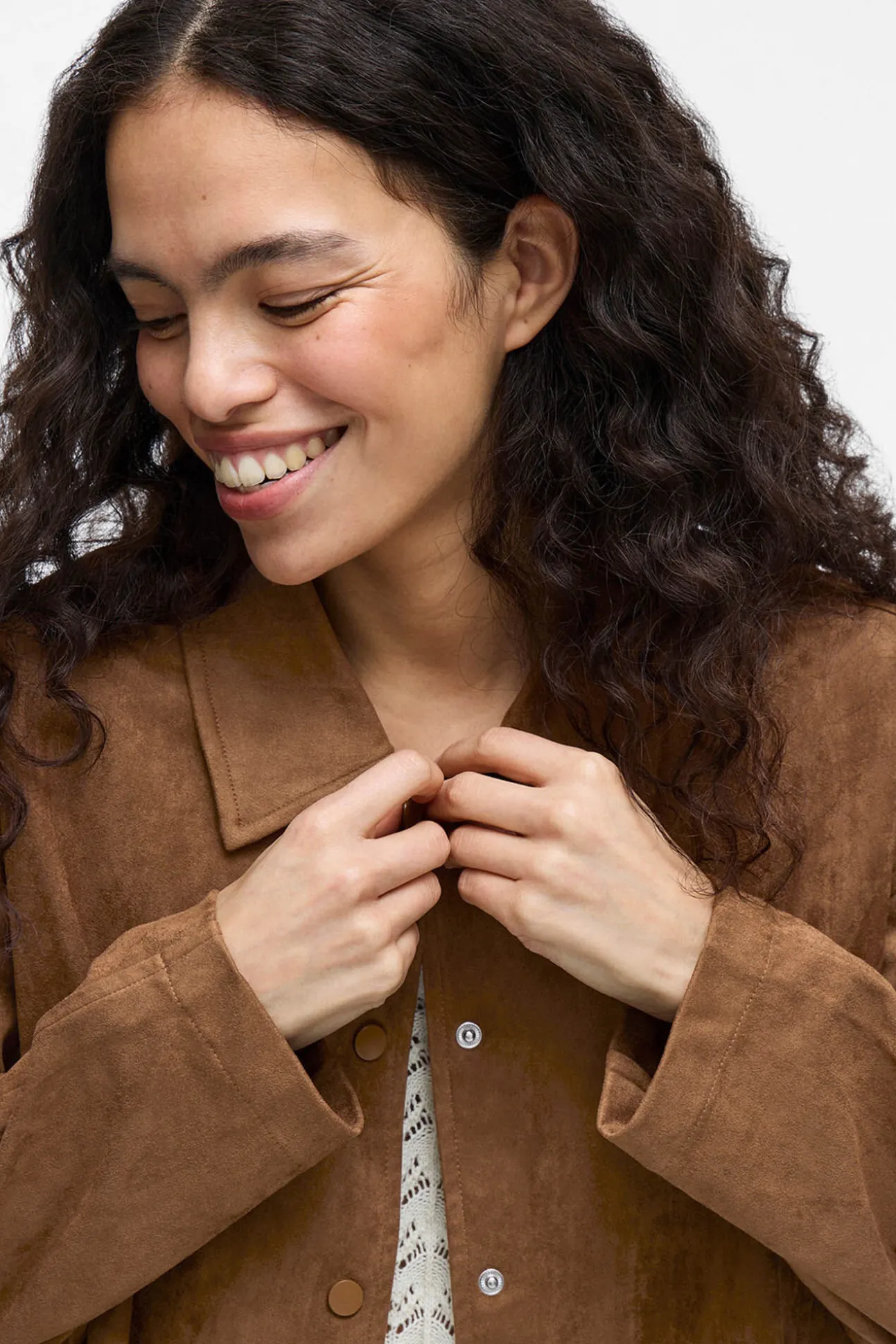 Chaqueta antelina abotonada