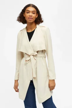 Chaqueta con cinturón