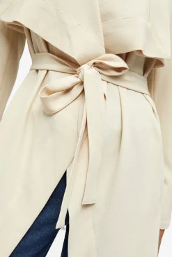 Chaqueta con cinturón