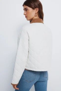 Chaqueta corta acolchada cuello pana