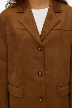 Chaqueta corta efecto ante