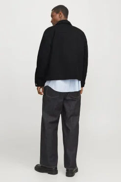 Chaqueta estilo cortavientos