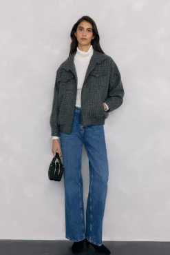 Chaqueta gris con cremallera