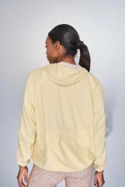 Chaqueta ligera reversible capucha amarillo