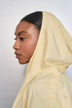 Chaqueta ligera reversible capucha amarillo