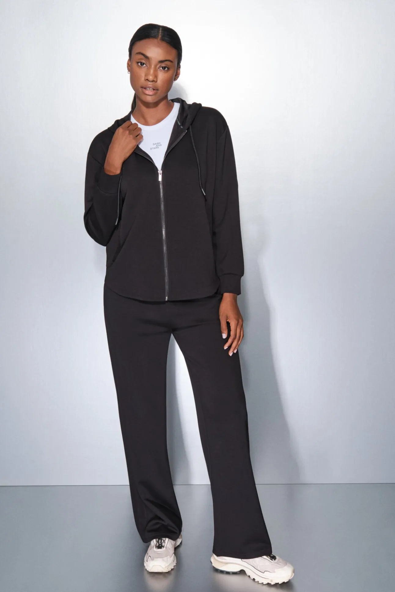 Chaqueta negra cremallera