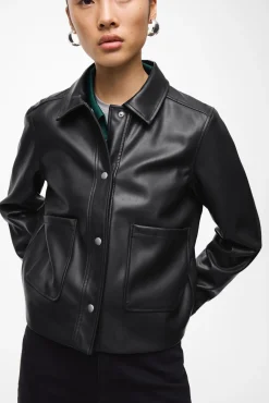 Chaqueta polipiel abotonada