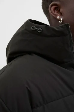 Chaqueta puffer corta