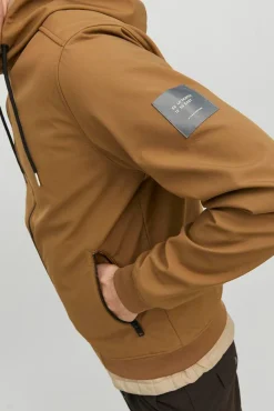 Chaqueta técnica con capucha