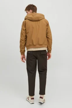 Chaqueta técnica con capucha