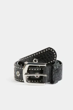 Cinturón con tachuelas