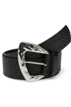 Cinturón efecto piel con hebilla metálica