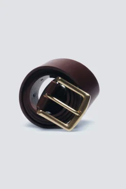 Cinturón hebilla cuadrada metálica