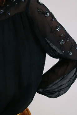 Claire. Blusa bordada