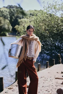 Claudia. Blusa bordada