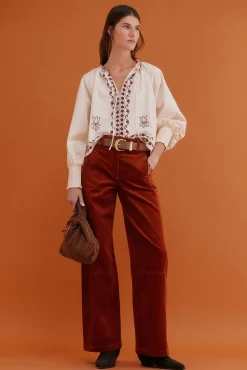 Claudia. Blusa bordada