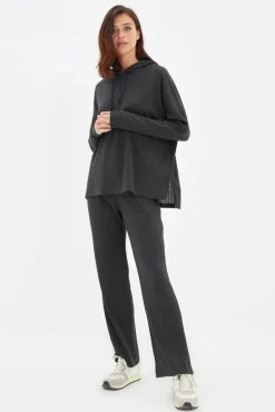 Conjunto pijama canalé con capucha gris