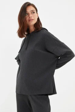 Conjunto pijama canalé con capucha gris