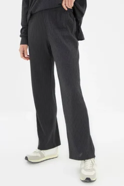 Conjunto pijama canalé con capucha gris