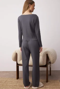 Conjunto pijama canalé detalle lazos