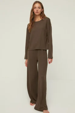 Conjunto pijama largo invierno marrón