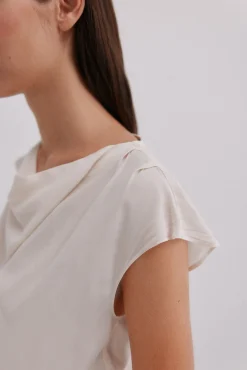 Constance. Blusa drapeada