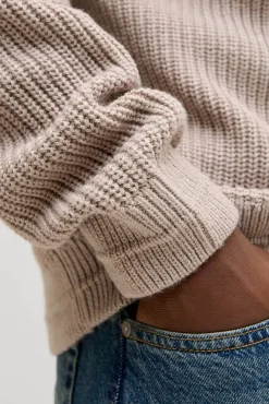 Cárdigan básico cuello pico