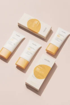 Crema solar protectora con ceramidas y cica