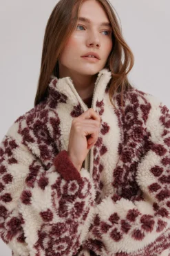 Dena. Deportiva estampada