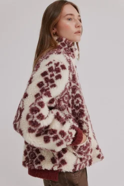 Dena. Deportiva estampada