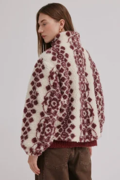 Dena. Deportiva estampada