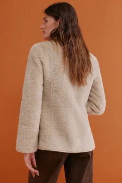 Denise. Abrigo efecto pelo