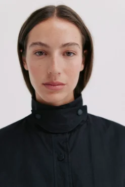 Dora. Deportiva corta