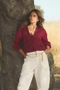 Eva. Chaqueta bordada