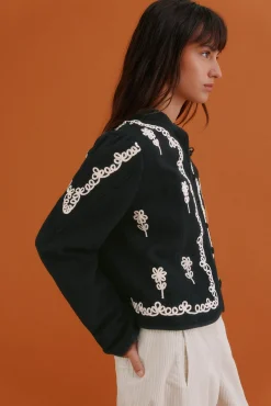 Fabiola. Chaqueta bordada