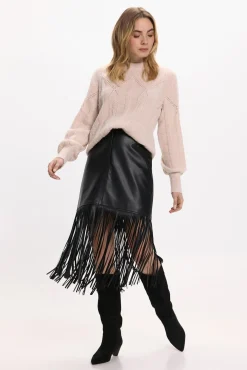 Falda de polipiel con flecos