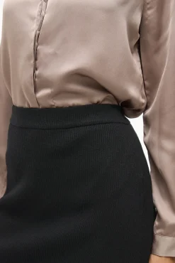 Falda de punto canalé midi