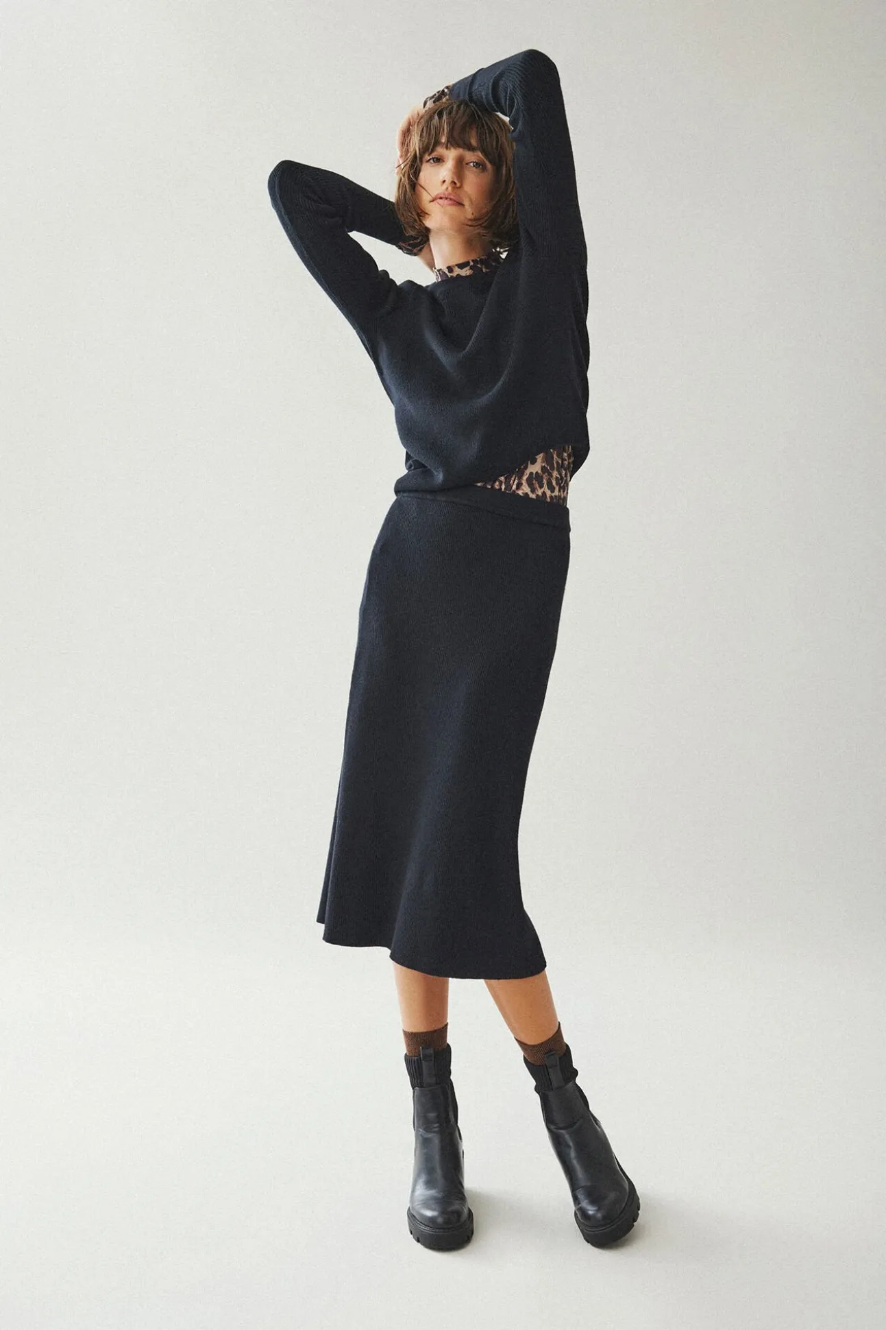 Falda de punto canalé midi