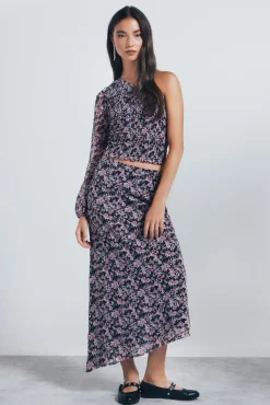 Falda larga asimétrica