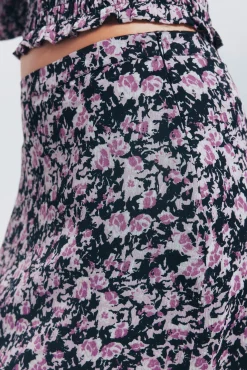 Falda larga asimétrica