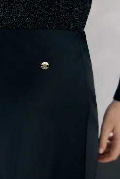 Falda larga satén detalle lace