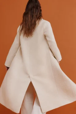 Fiamma. Abrigo con cuello solapa