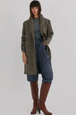 Fátima. Abrigo con solapa