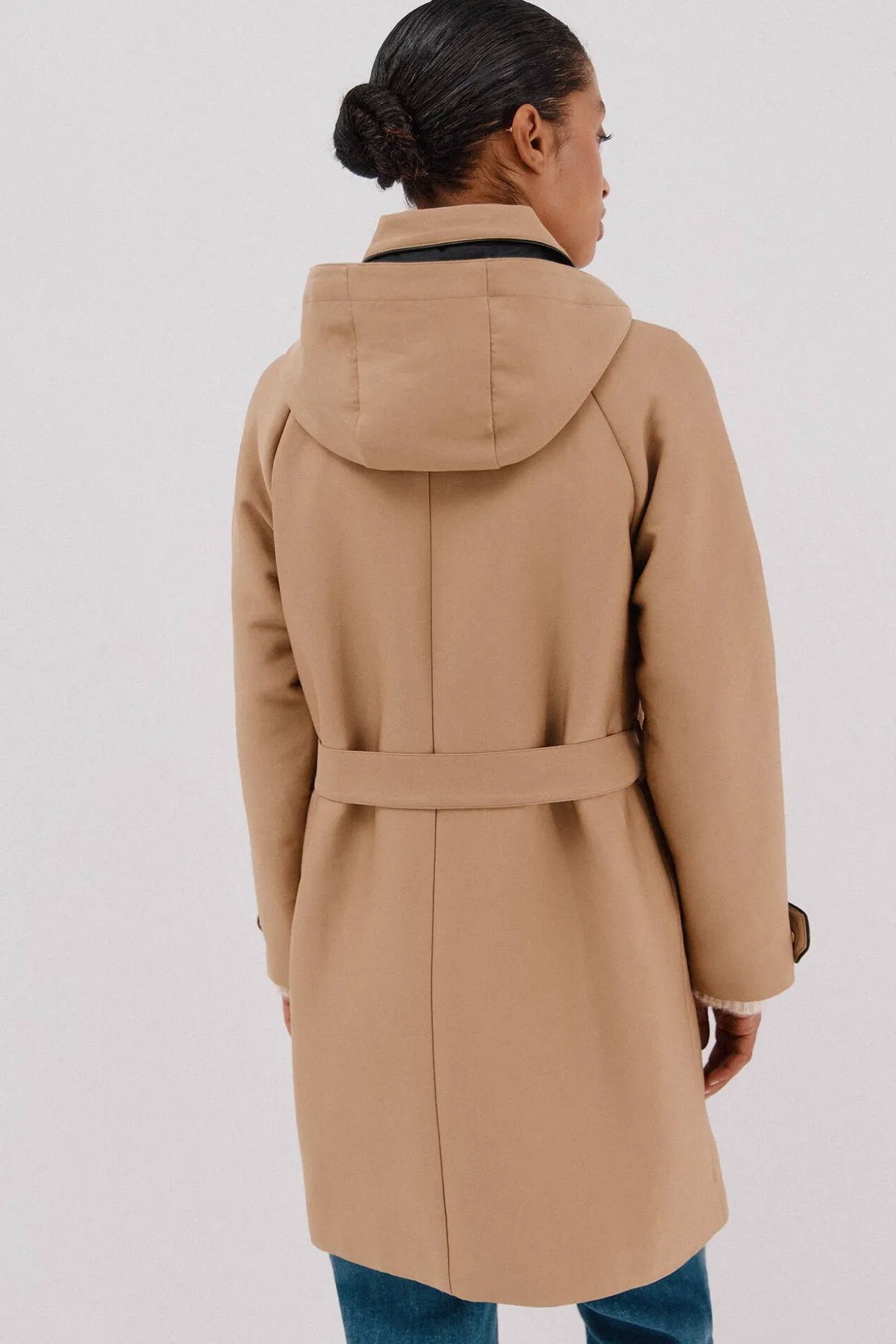 Gabardina satinada capucha desmontable