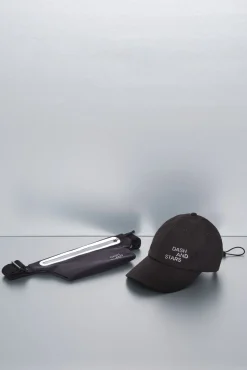 Gorra técnica ajustable logo negra