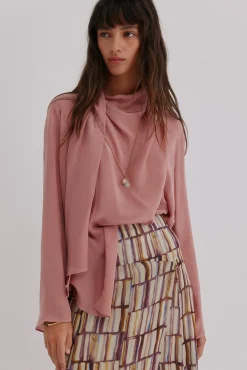 Guiada. Blusa con cruce asimétrico