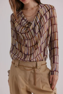 Guisselle. Blusa con cruce asimétrico